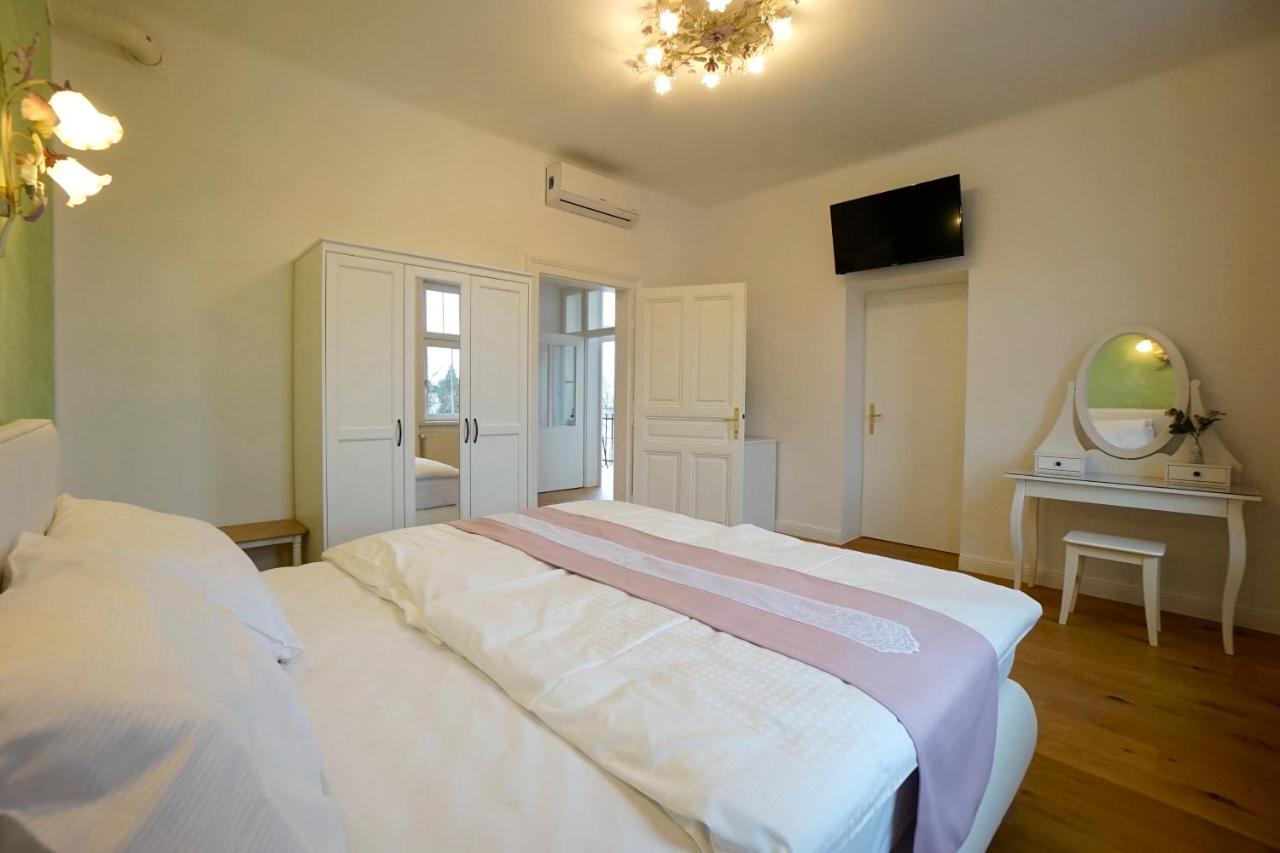Albizia-Apartments バーデン エクステリア 写真