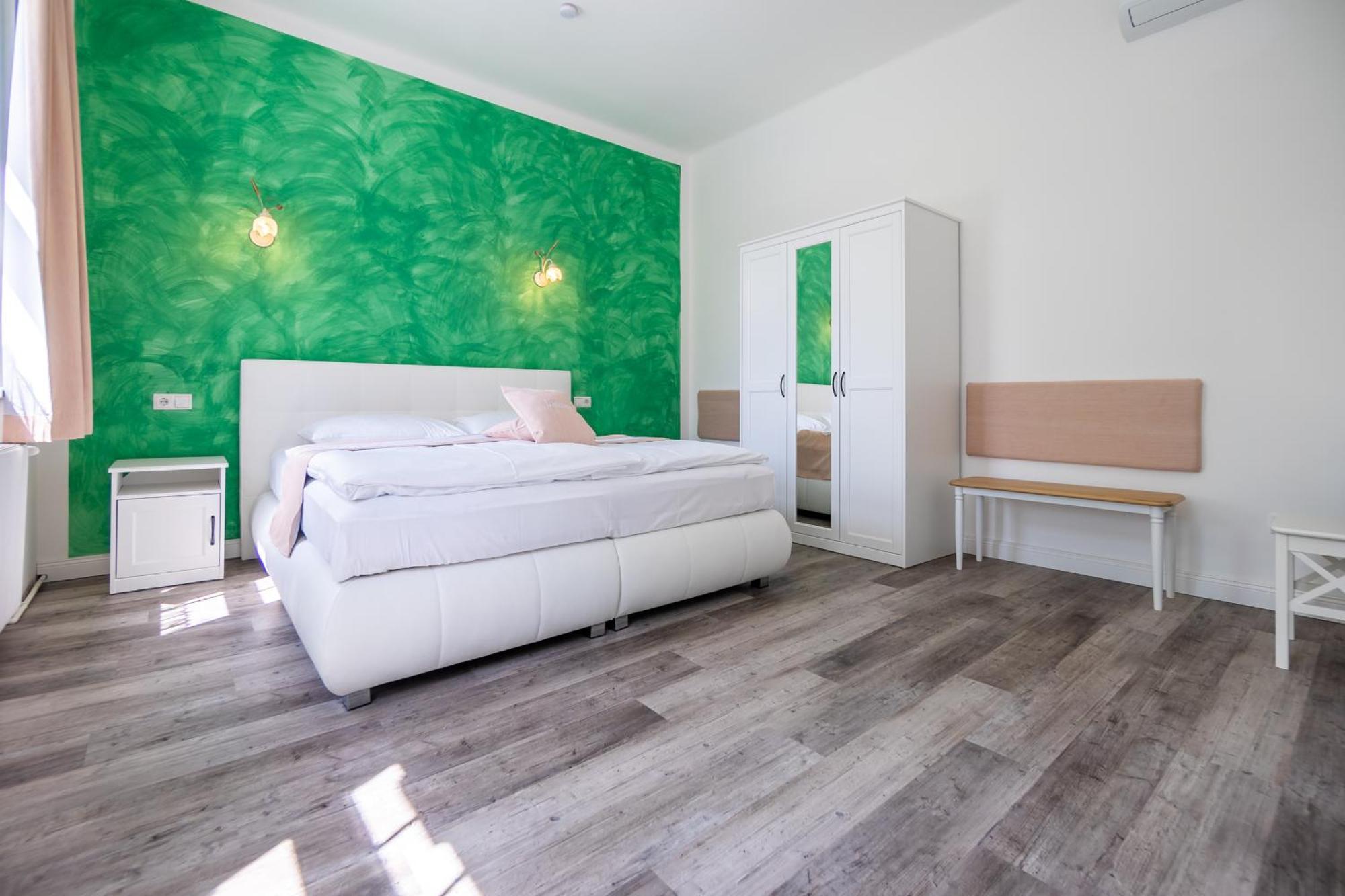Albizia-Apartments バーデン エクステリア 写真