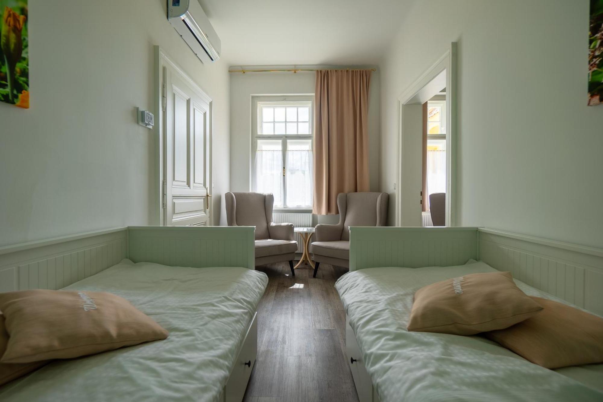 Albizia-Apartments バーデン エクステリア 写真